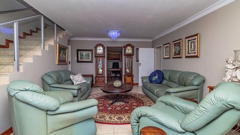 5 Bedroom Property for Sale in Village On Sea Western Cape